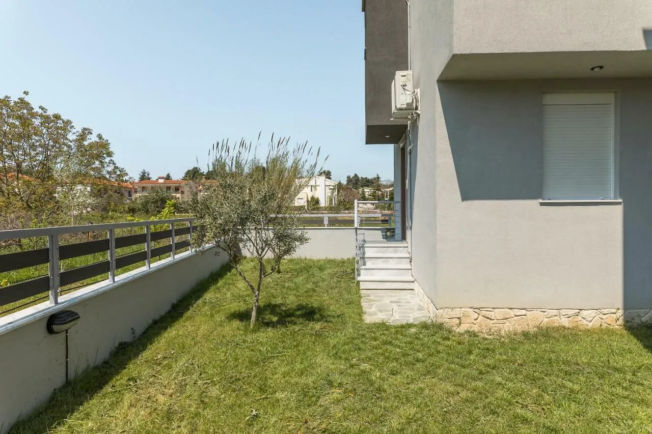 V Luxury Apartments Siviri